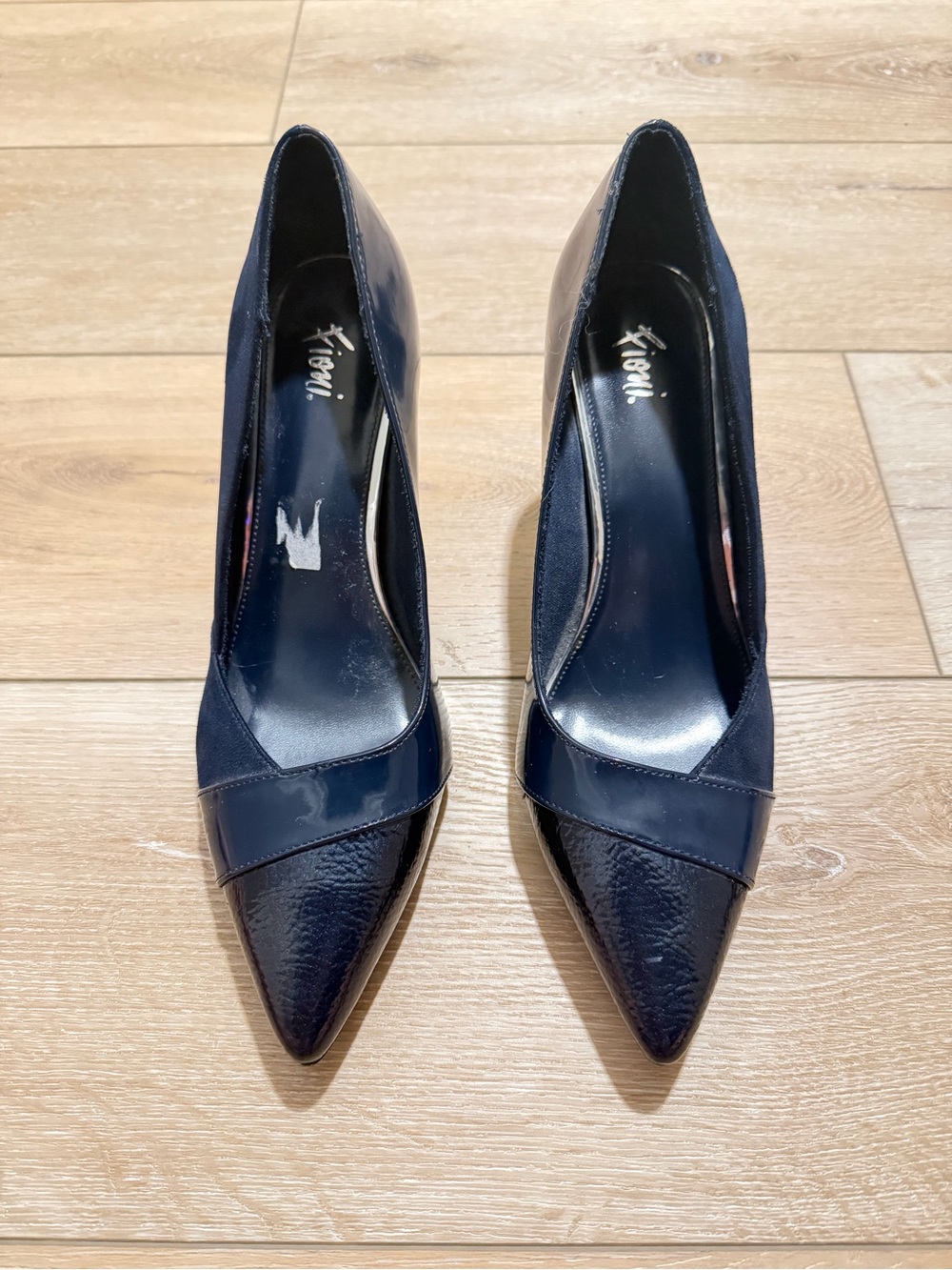 Fioni Navy Pointed Toe Heels Pumps Women’s Size 9